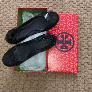 Black shiny tory burch leather flats